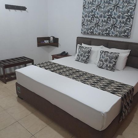 Larn'S Villa Hotel & Apartment Wadduwa Kültér fotó